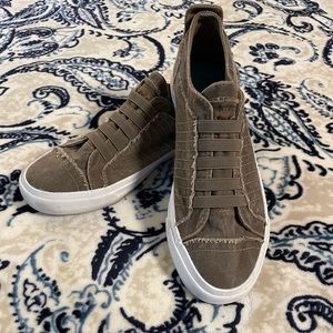 Olive green blowfish slip ons!